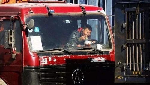 国产大货车坏了的视频,维修困境与应对策略解析