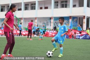 小学生足球整蛊视频国产,国产生动画风小学生足球整蛊视频