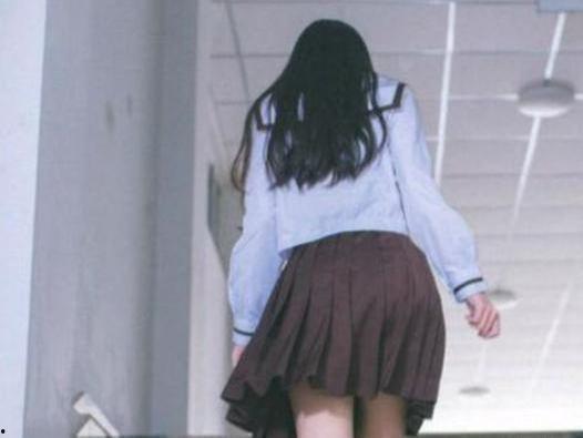 国产美女裸露视频网站,暗流涌动的网络迷局