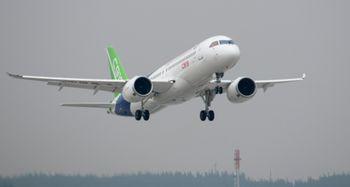 国产大飞机开箱视频播放,匠心独运，翱翔蓝天